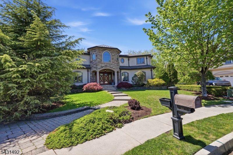 305 Blauvelt Ct