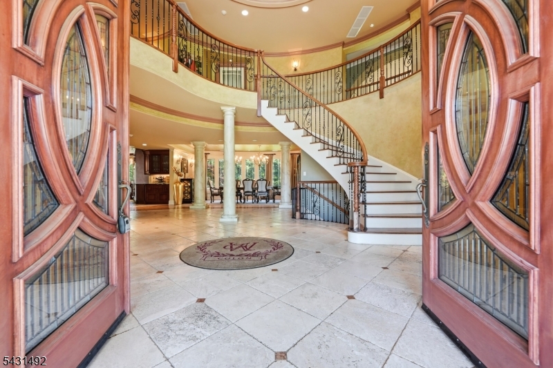 305 Blauvelt Ct