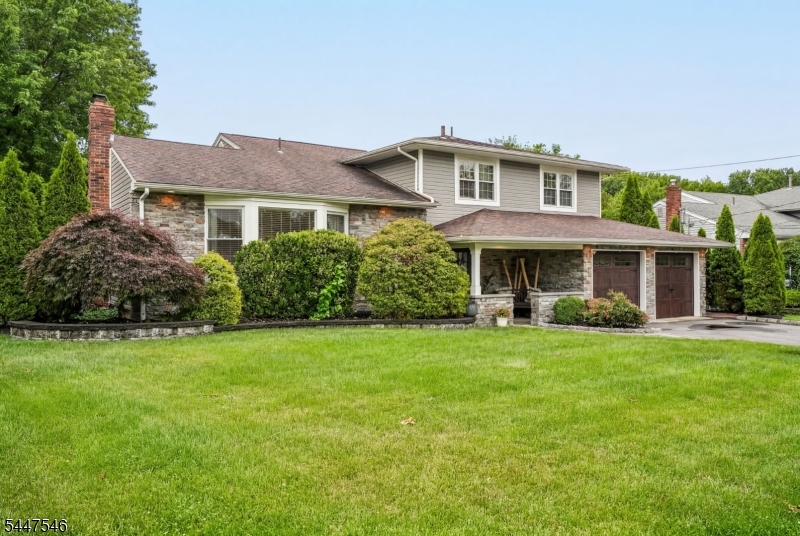 26 Mohawk Dr