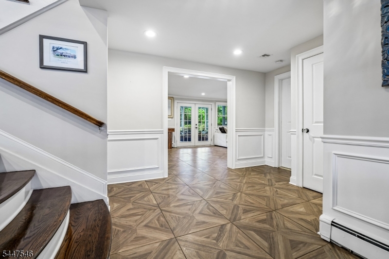 26 Mohawk Dr