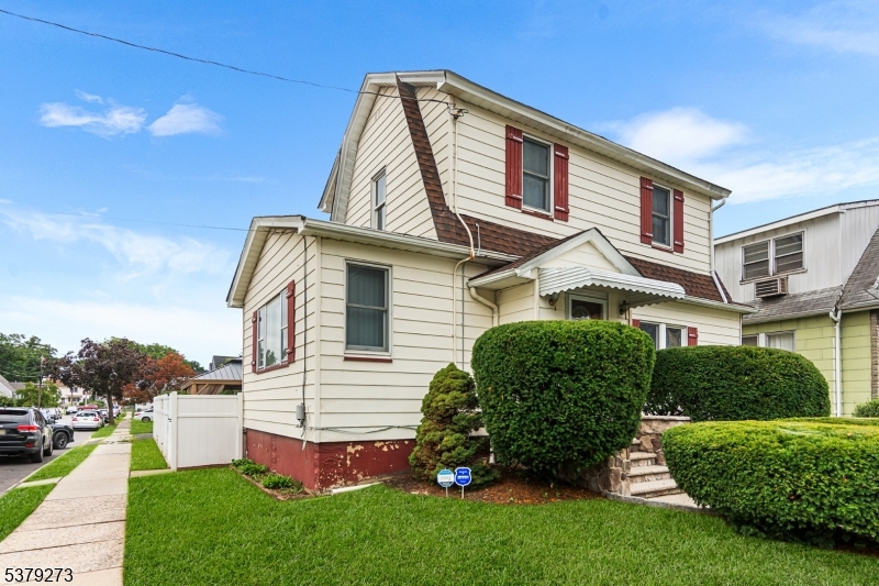 1648 Dill Ave