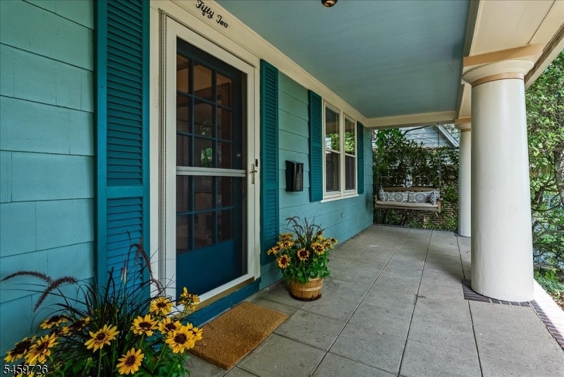 52 Warfield St