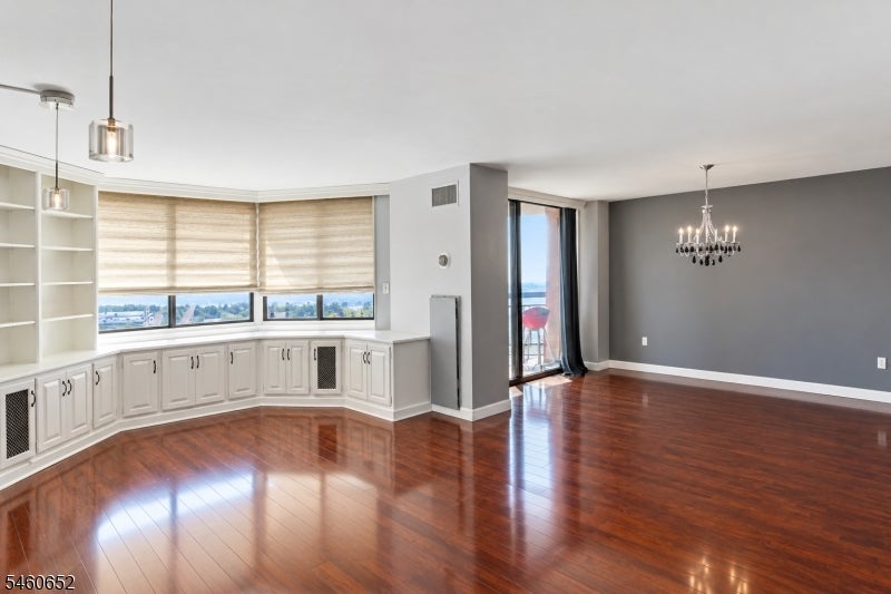 1328 Harmon Cove Tower