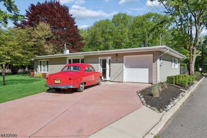1 Cedar Ct
