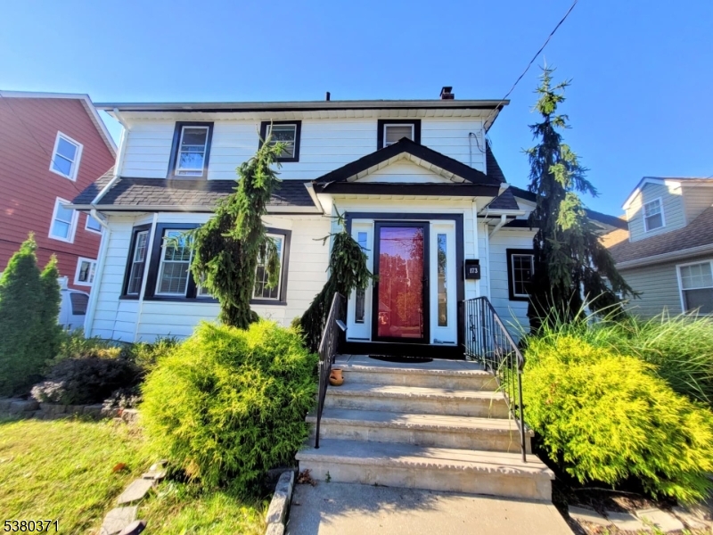 173 E Webster Ave