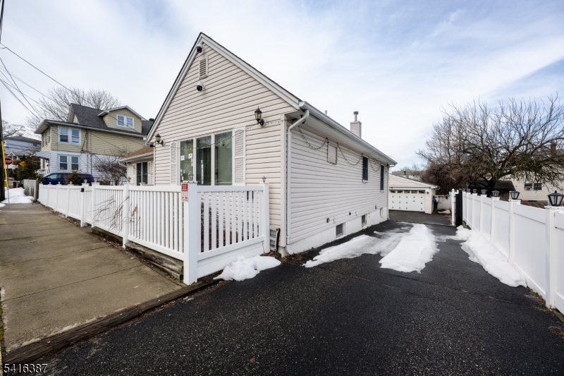 52 Mount Pleasant Ave