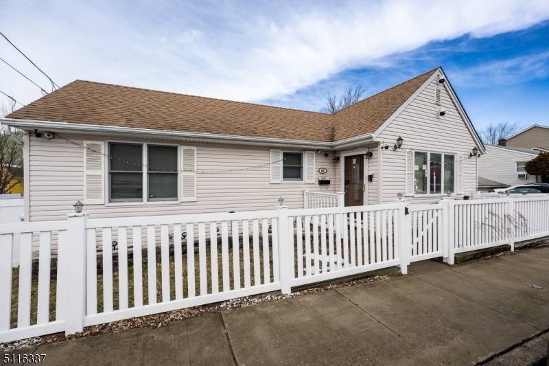 52 Mount Pleasant Ave