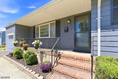 154 Mulberry Ln Middlesex Boro NJ 08846