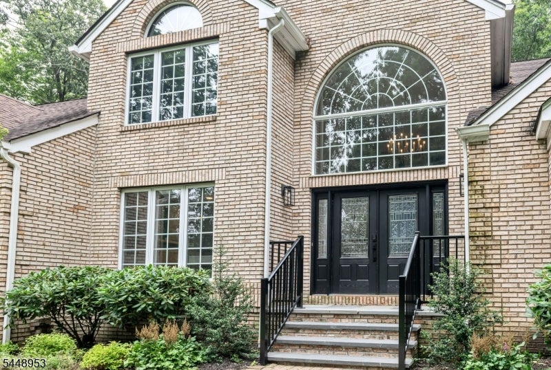 15 Crescent Ridge Rd