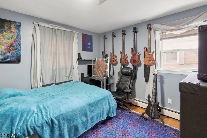 61 Leghorn Ave