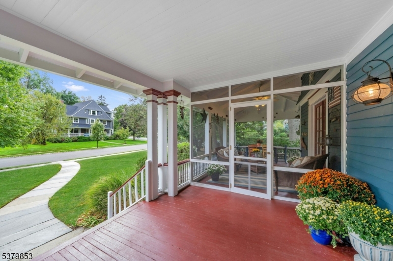 89 Porter Pl