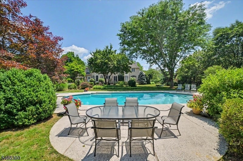 66 Baltusrol Way