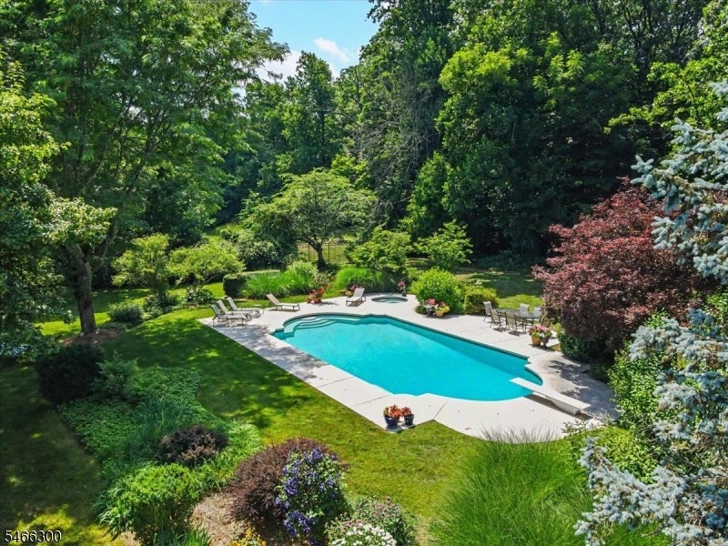 66 Baltusrol Way
