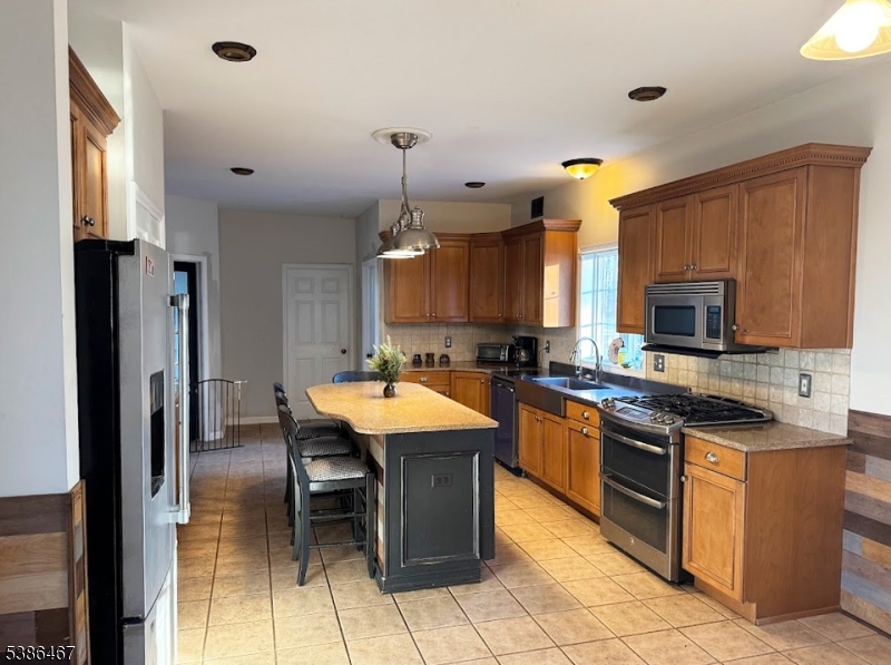 15 Opdyke Rd