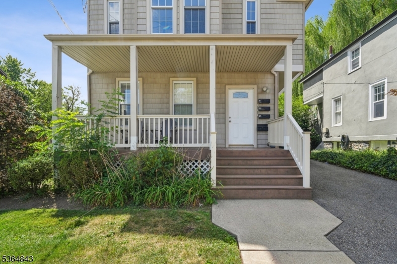 141 Walnut St 2