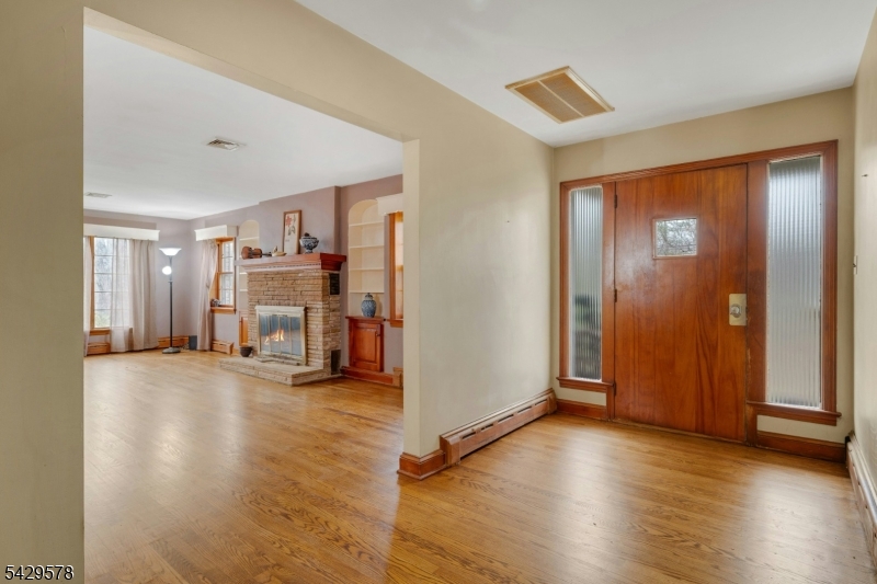 16 Stillwater Rd
