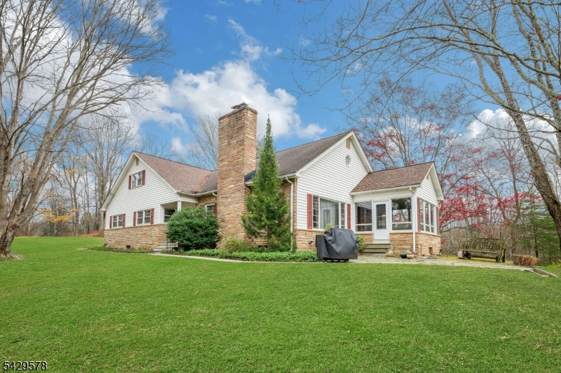 16 Stillwater Rd