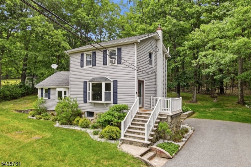 312 Lakeview Dr