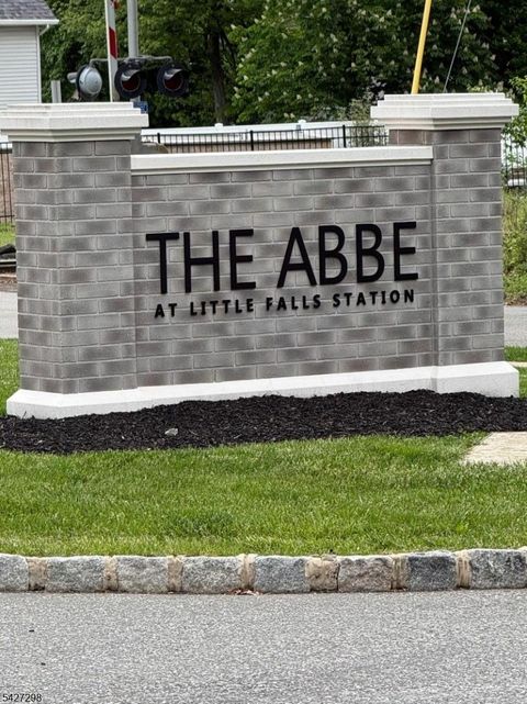102 Abbe Rd Little Falls Twp. NJ 07424