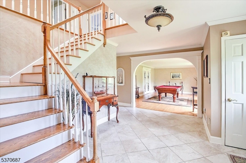 17 Lambert Dr
