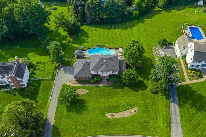 17 Lambert Dr