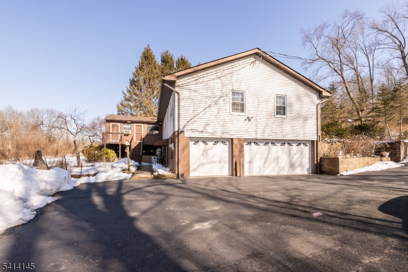 327 Mountain Lake Rd