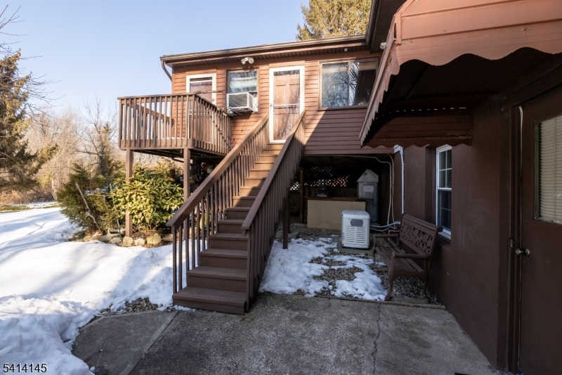 327 Mountain Lake Rd