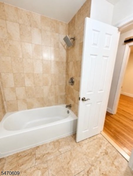 816 West Grand St 2D
