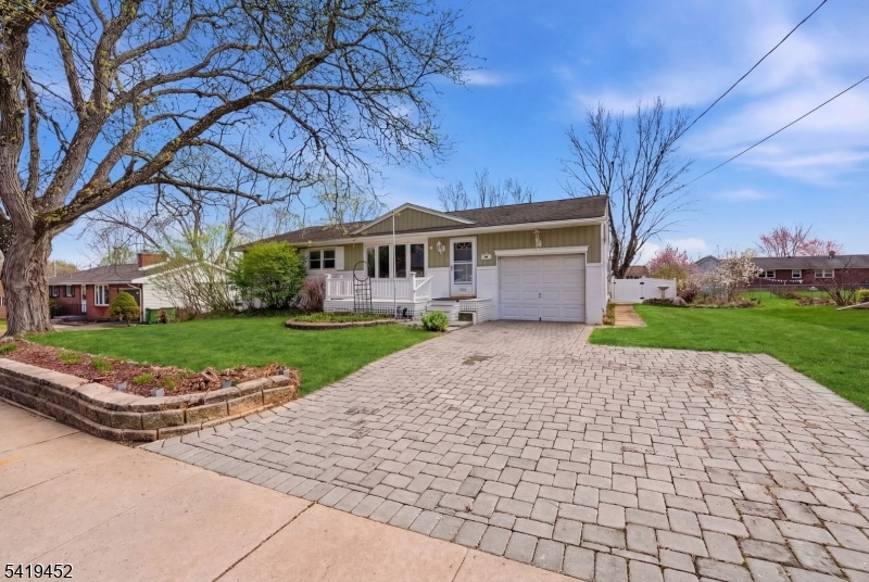 808 Charles Rd