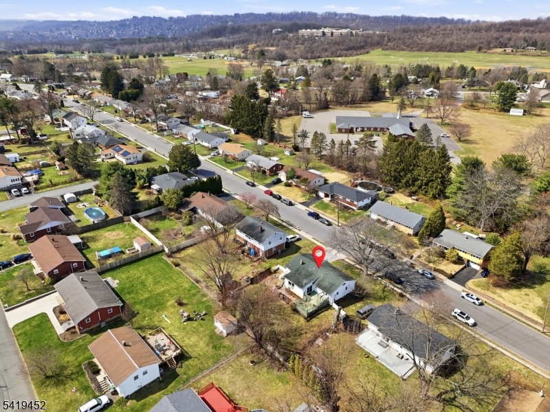 808 Charles Rd