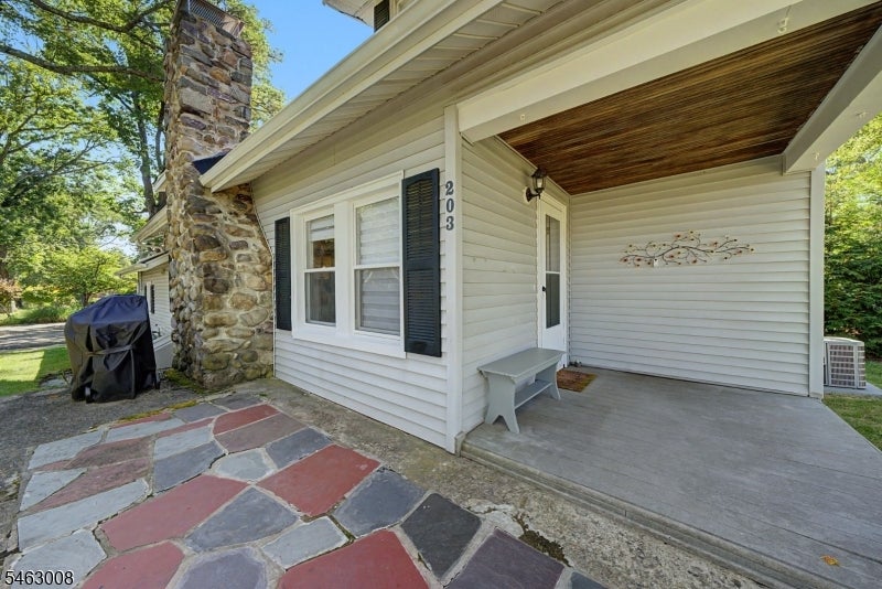 203 Taft St