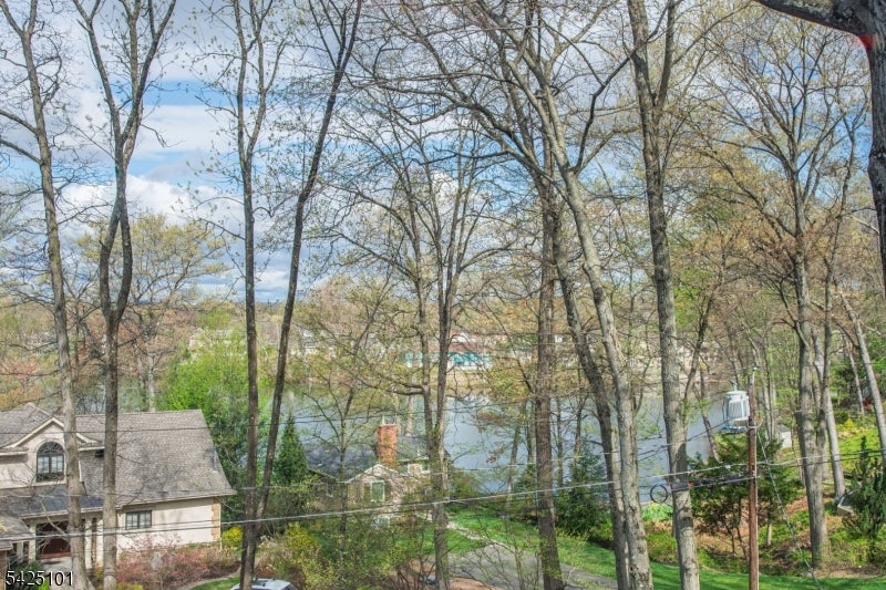 7 Fernwood Trl