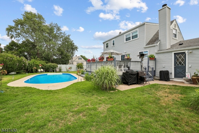 88 Bentley Ave