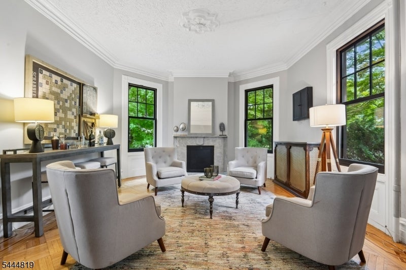 70 Hillside Ave