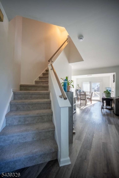 132 Longacre Ct