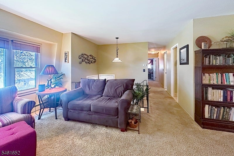 9 Barton Ln
