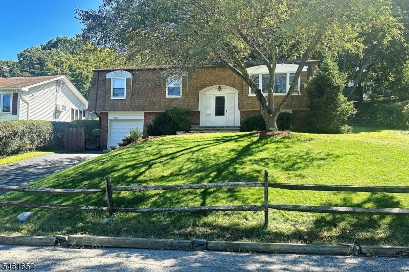9 Barton Ln