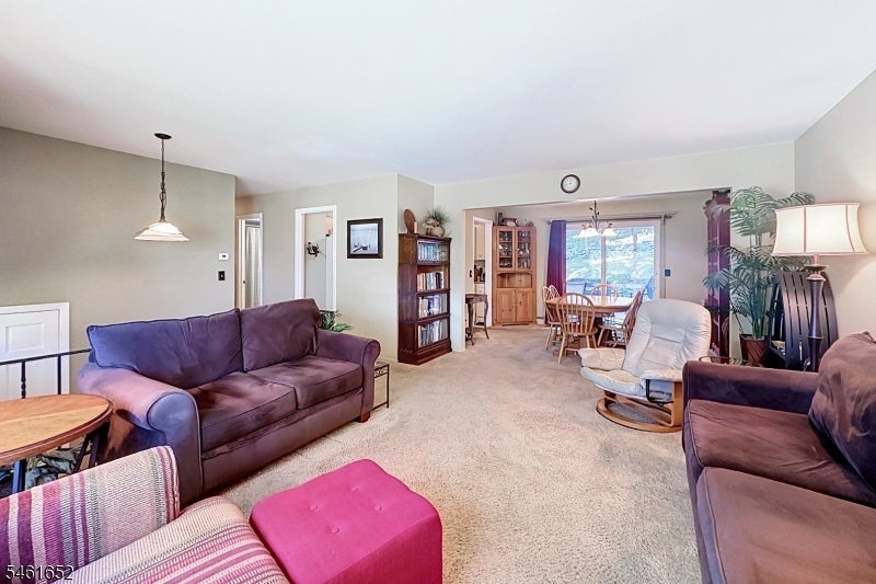 9 Barton Ln