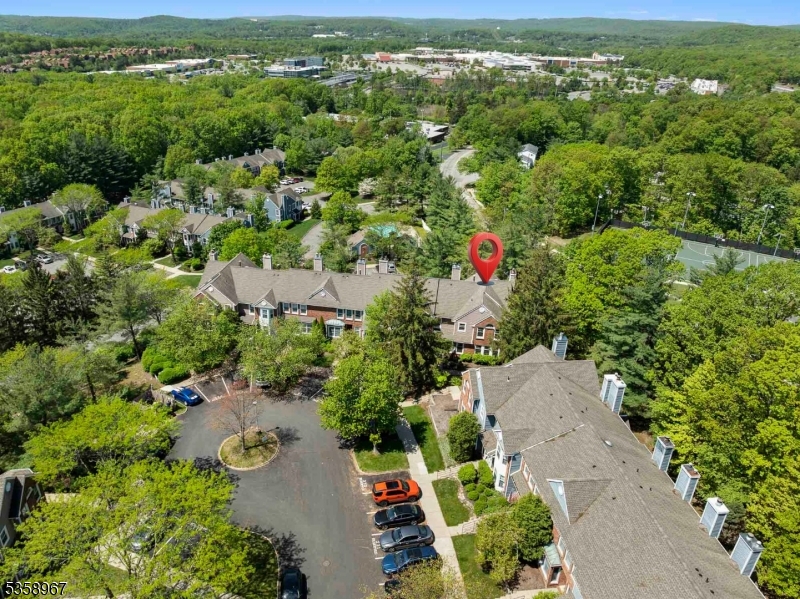 134 Hawthorne Ct