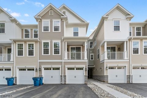 Photo of 221 Myrtle Rd, Warren, NJ 07059 (MLS # 3993867)
