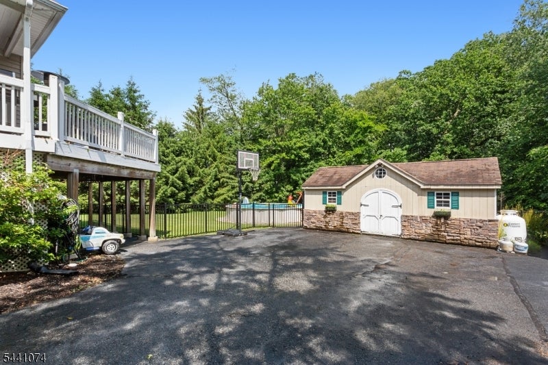 16 Horace Rd