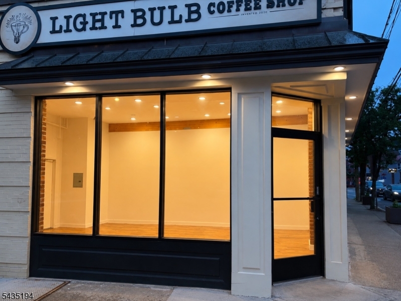 285 Main St