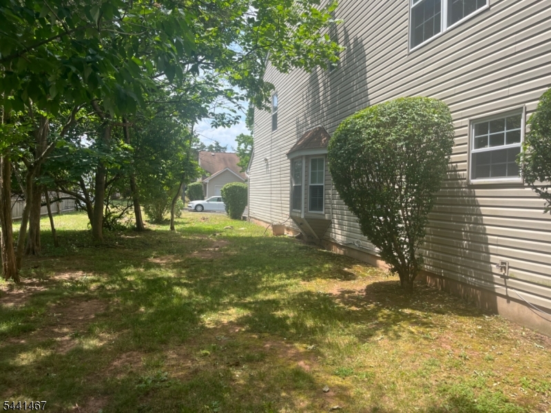 11 Leahy Ct