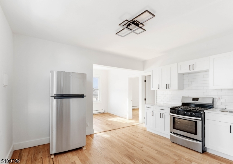 521-523 Bayway Ave 1r