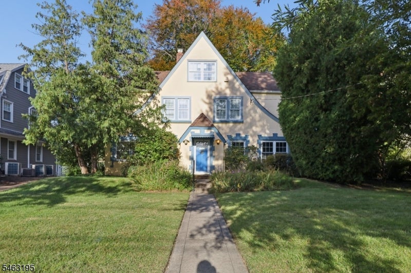 156 Cornell Ave