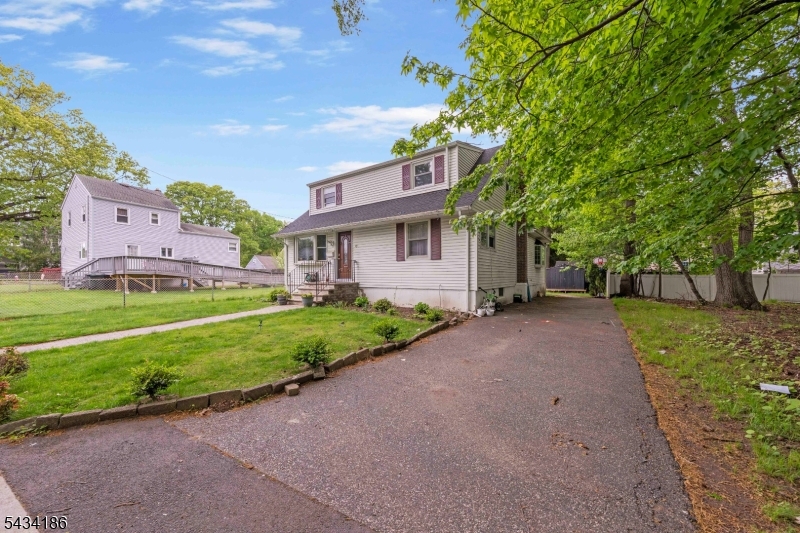 73 Davis Dr