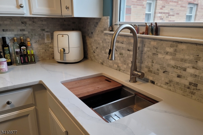 322 Richard Mine Rd N4