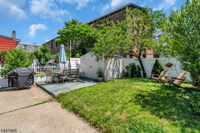116 1St St