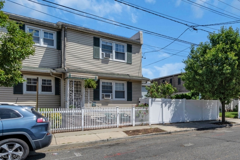 116 1St St