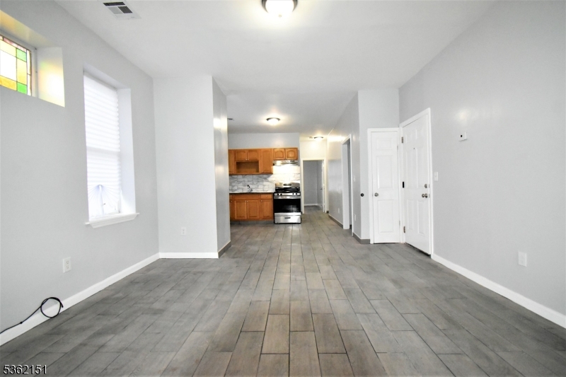 482 S 17Th St 2L